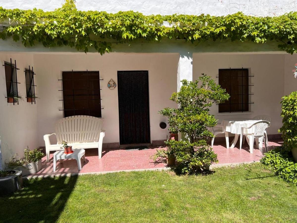 Hosteria Isabel Departamentos Y Habitaciones Con Bano Privado Las Grutas Dış mekan fotoğraf