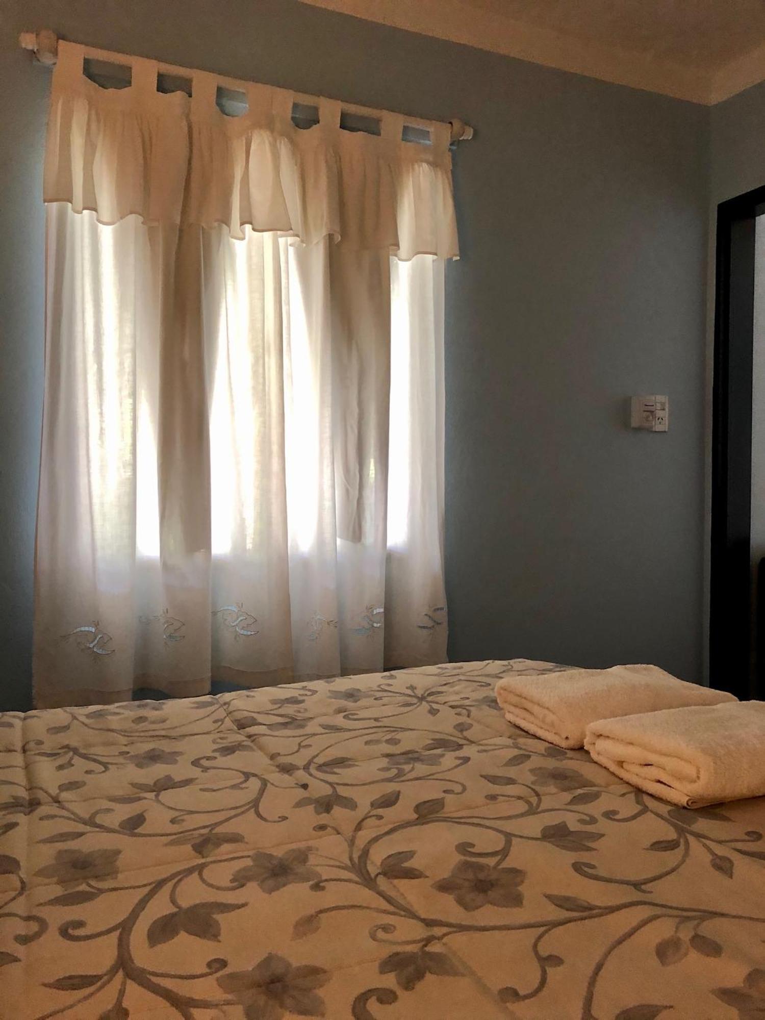 Hosteria Isabel Departamentos Y Habitaciones Con Bano Privado Las Grutas Oda fotoğraf