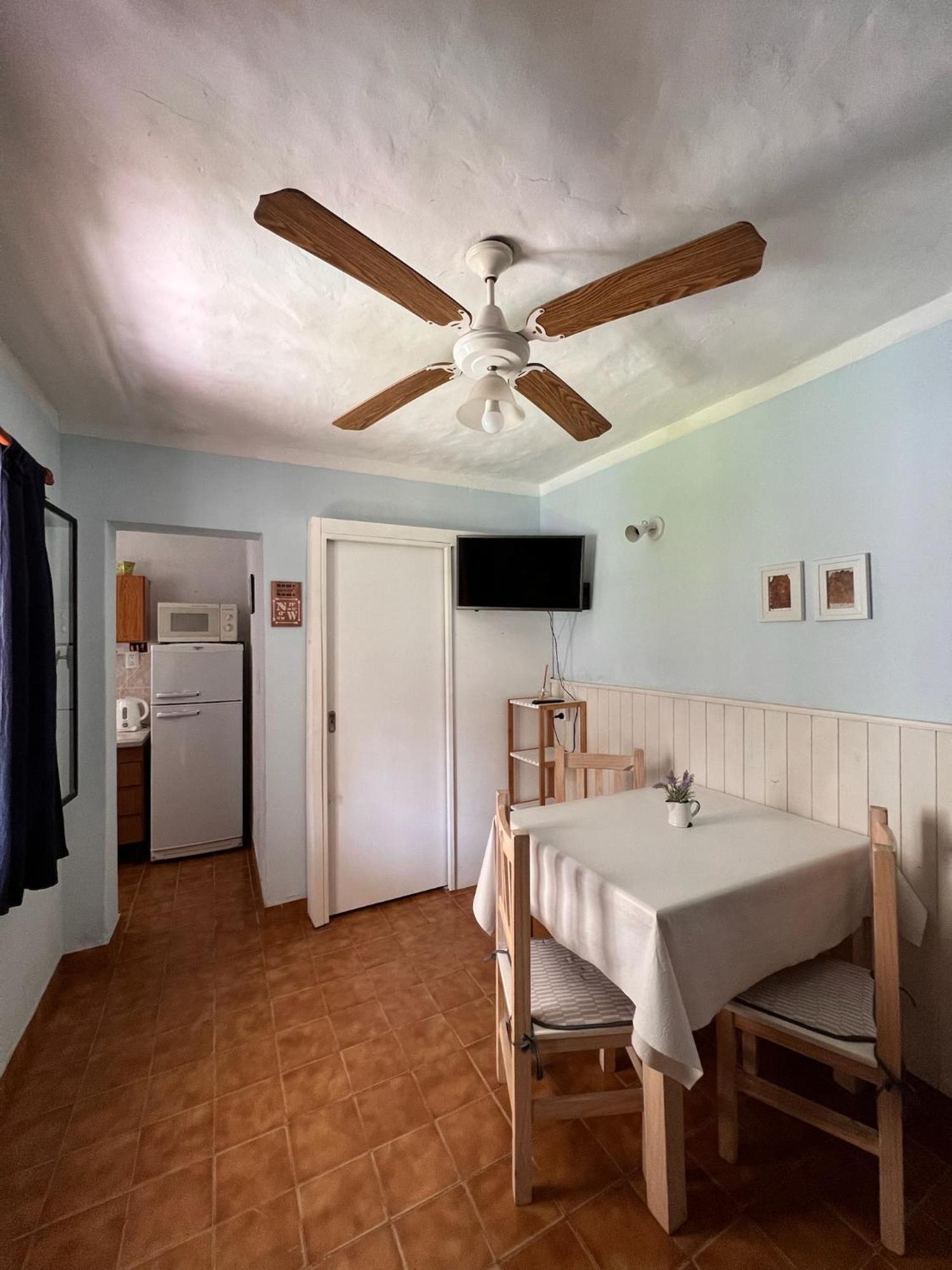 Hosteria Isabel Departamentos Y Habitaciones Con Bano Privado Las Grutas Oda fotoğraf
